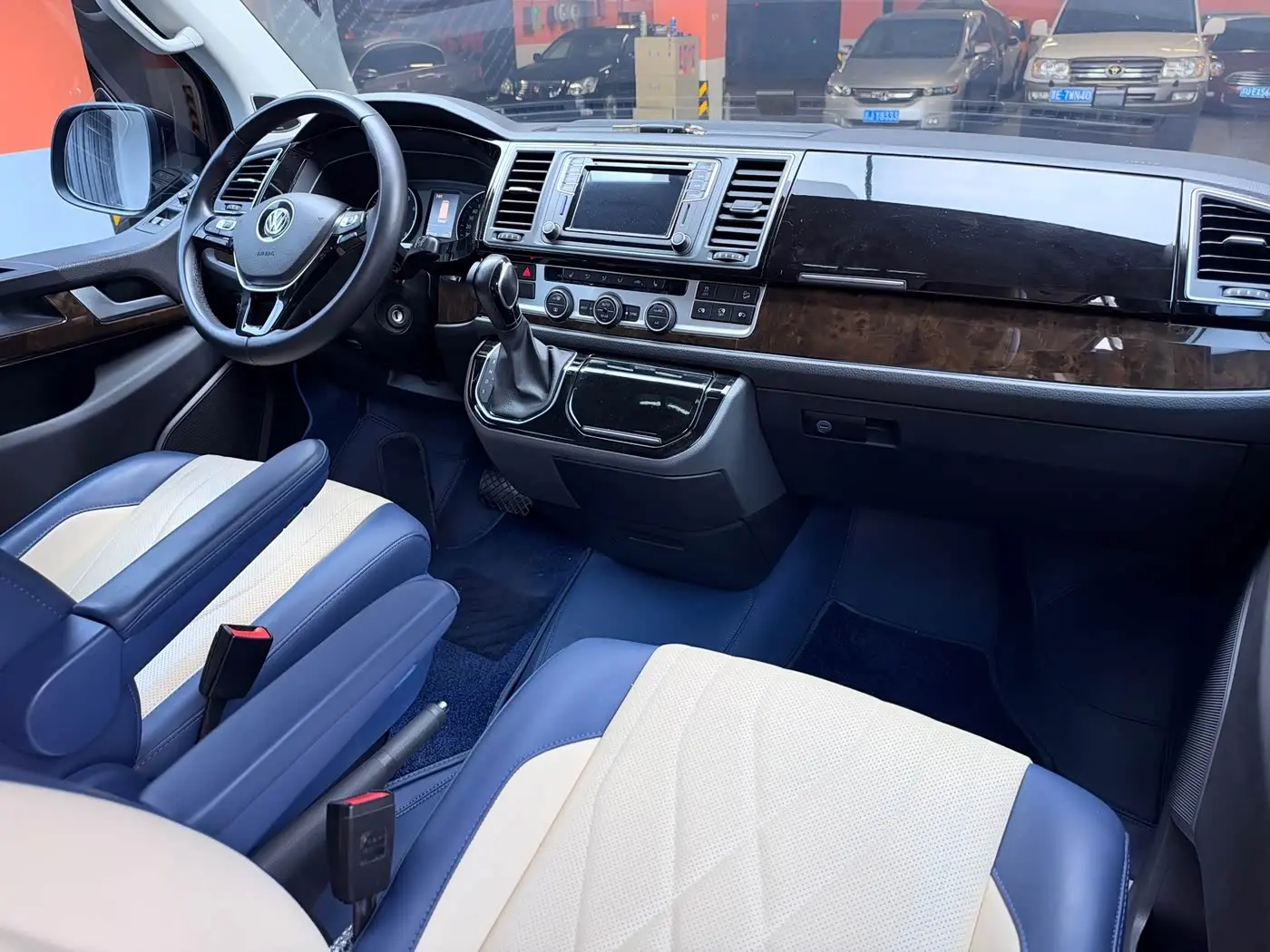 Volkswagen Multivan 2019 — Photo 7/9