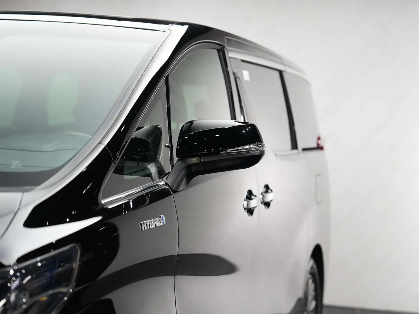 Toyota Alphard 2022 — Photo 5/20