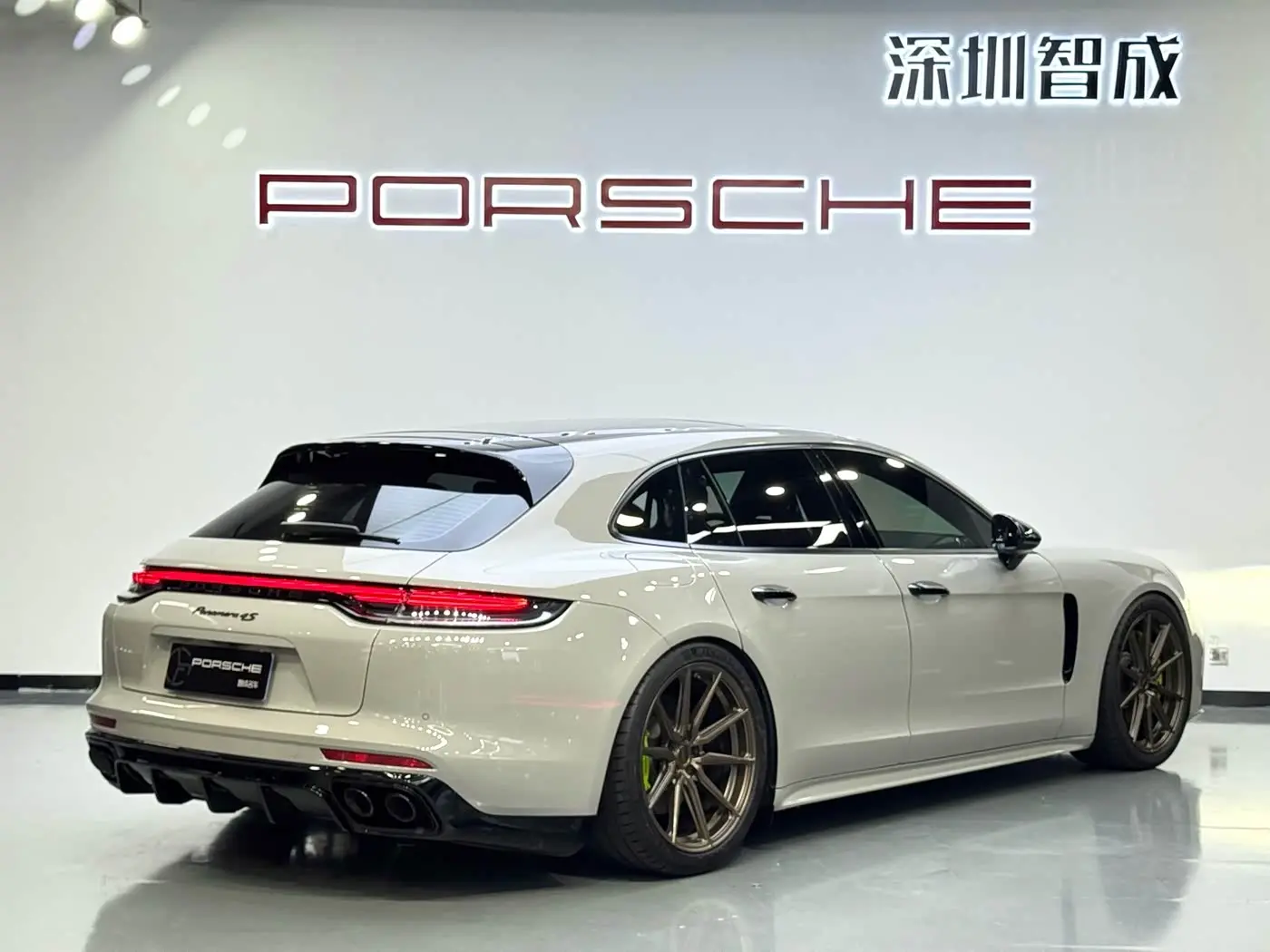 Porsche Panamera 2021 — Фото 9/20