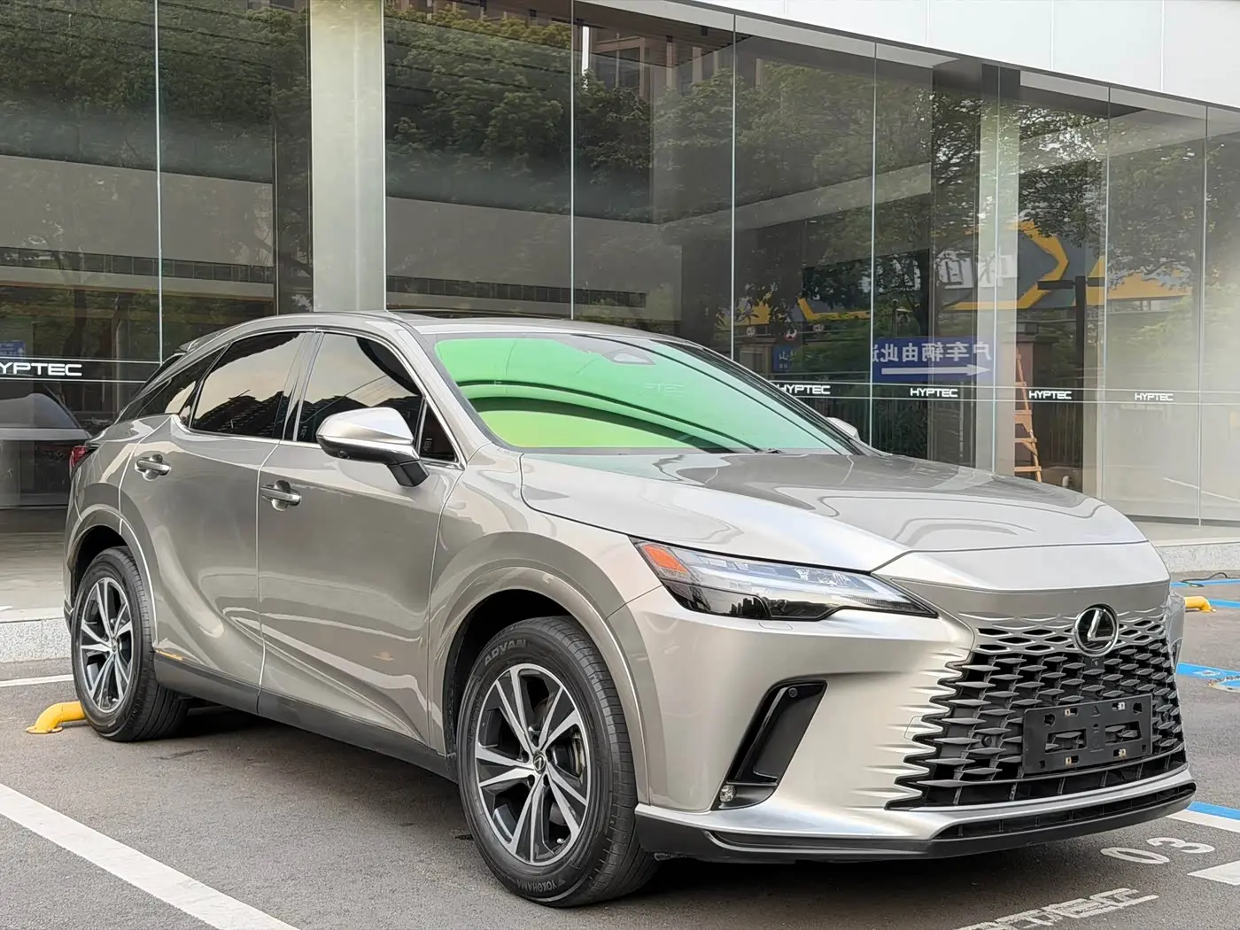 Lexus RX 2023 — Фото 3/20