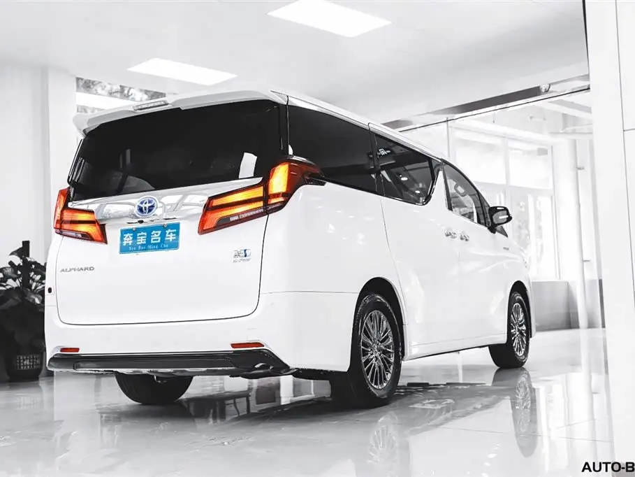 Toyota Alphard 2022 — Photo 5/15