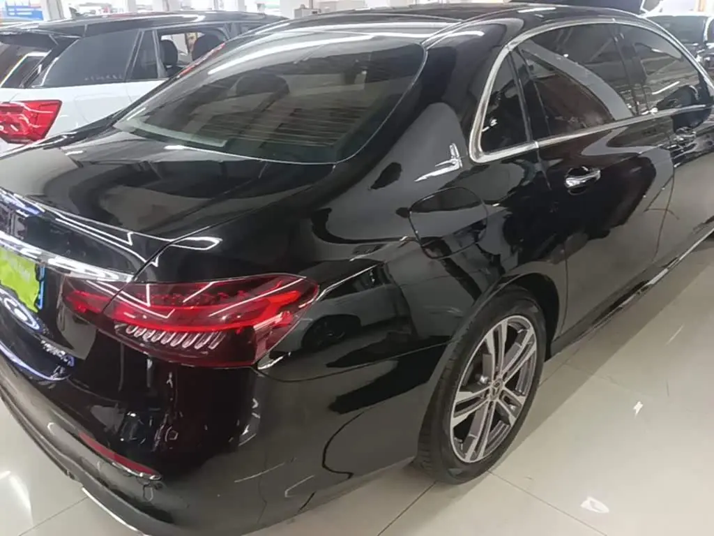 Mercedes-Benz E-Class 2021 — Photo 5/20