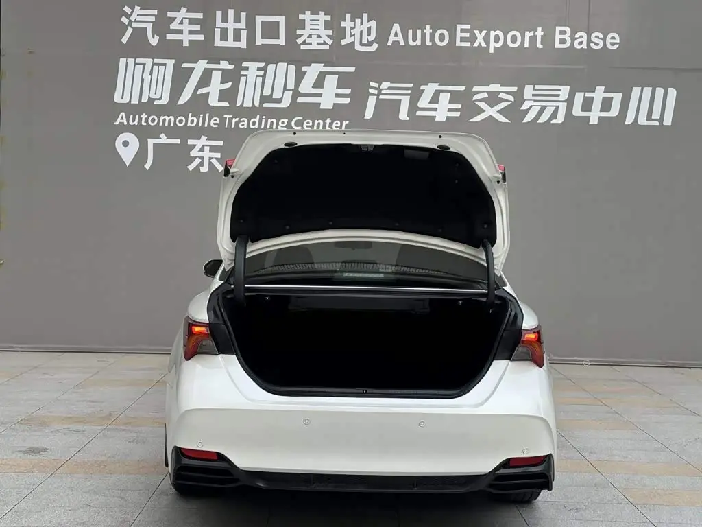 Toyota Avalon 2021 — Photo 13/14