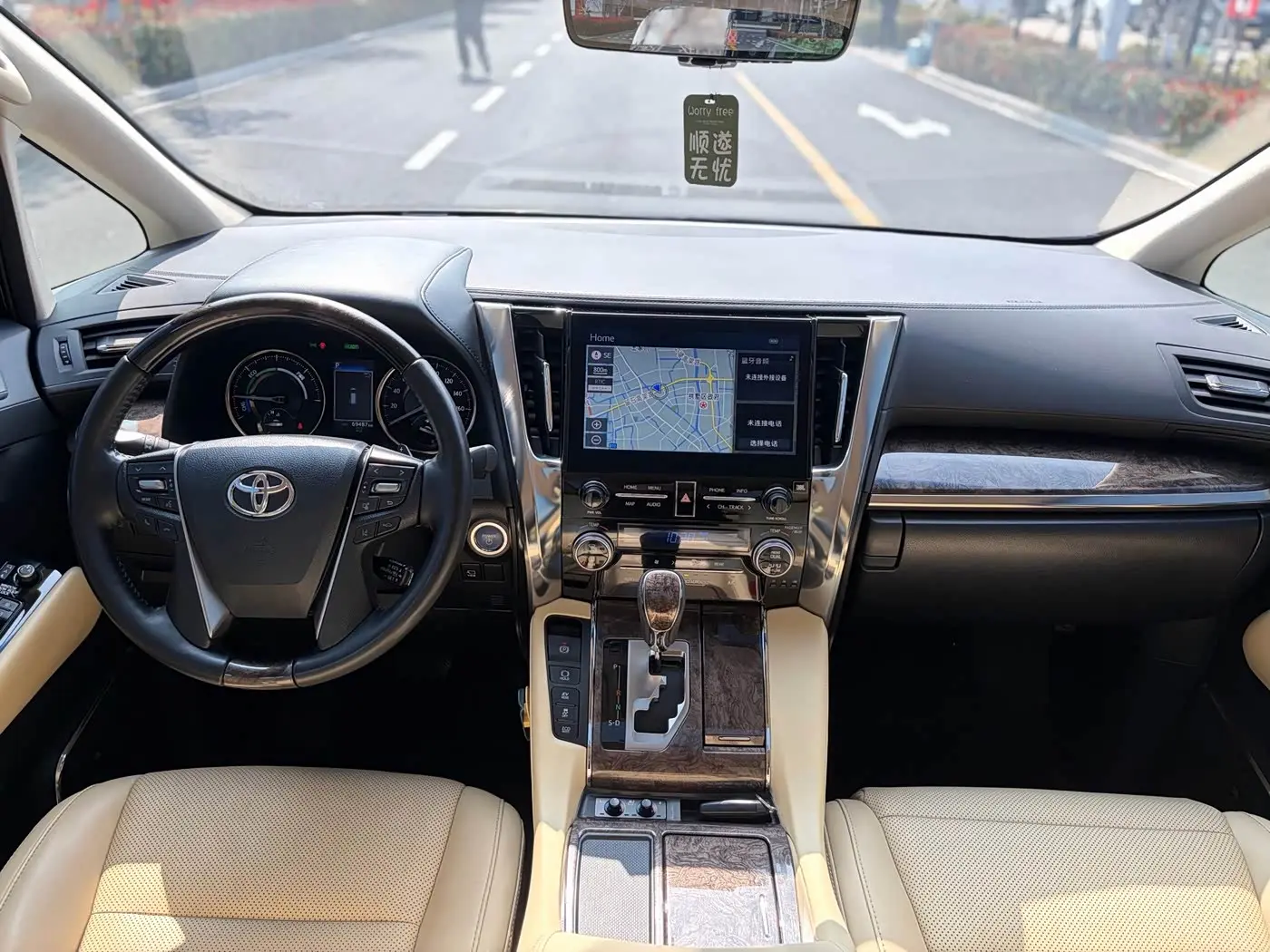 Toyota Alphard 2022 — Photo 16/20