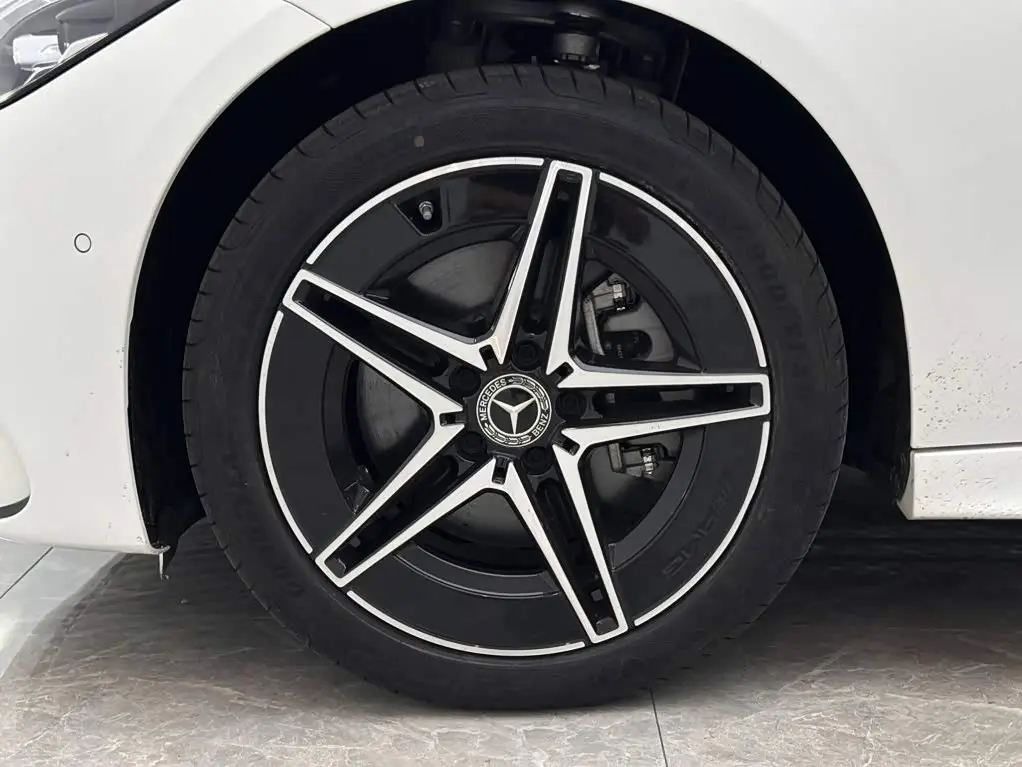 Mercedes-Benz C-Class 2024 — Photo 20/20