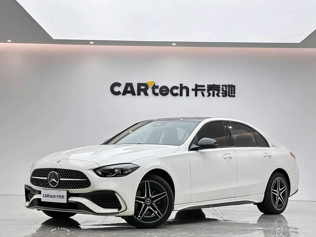 Mercedes-Benz C-Class 2024 — Photo 1/20