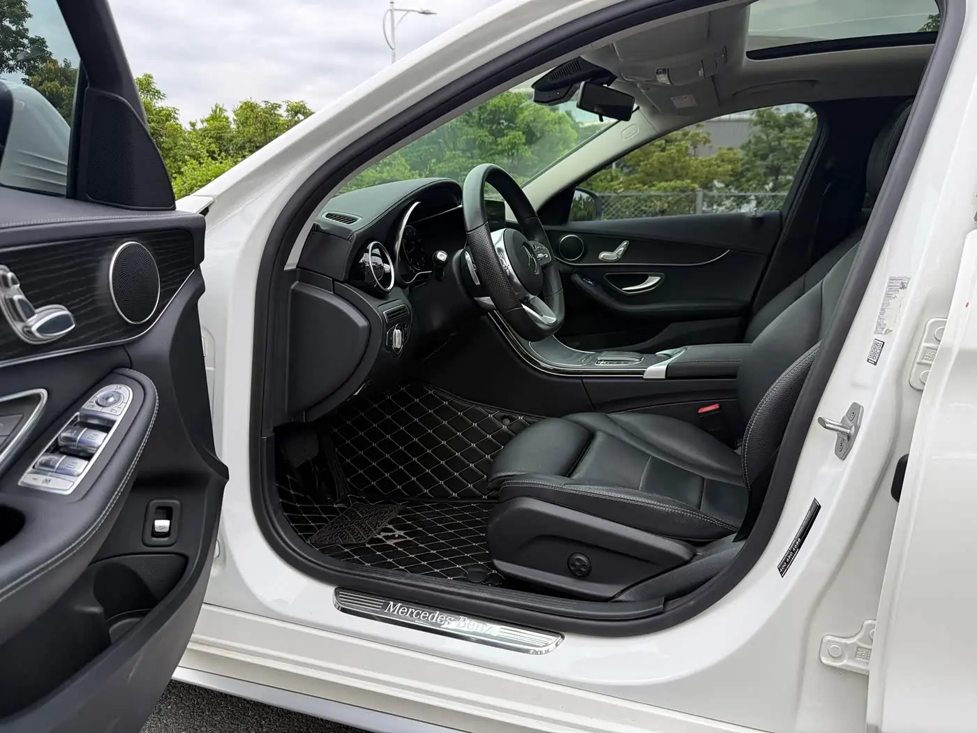 Mercedes-Benz C-Class 2021 — Photo 8/12