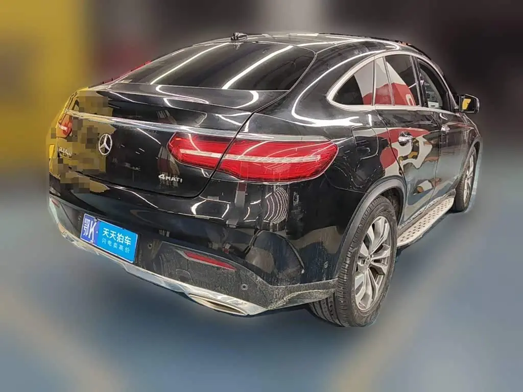 Mercedes-Benz GLE Coupe 2018 — Photo 2/13