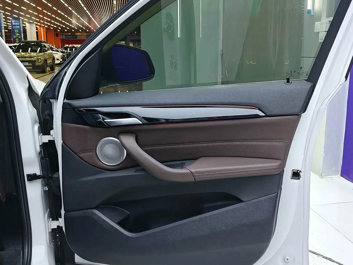 BMW X1 2022 — Photo 10/20