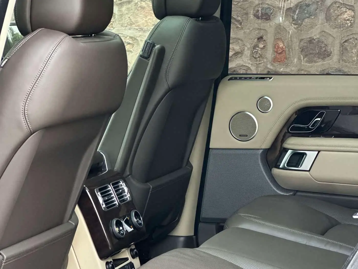 Land Rover Range Rover 2021 — Photo 11/11