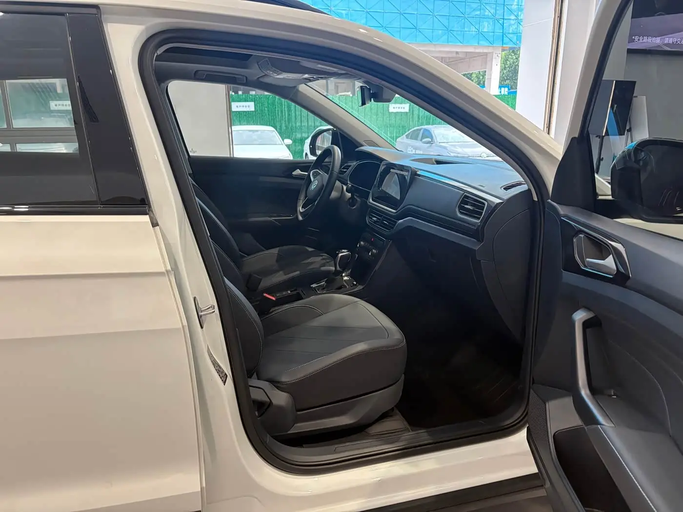 Volkswagen Tharu 2025 — Photo 13/17