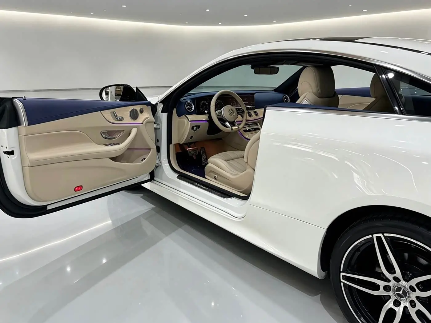 Mercedes-Benz E-Class 2019 — Фото 10/14