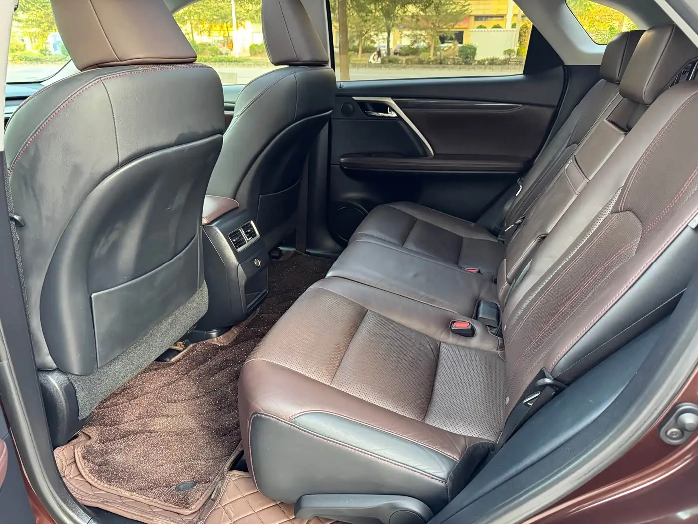 Lexus RX 2017 — Photo 9/20