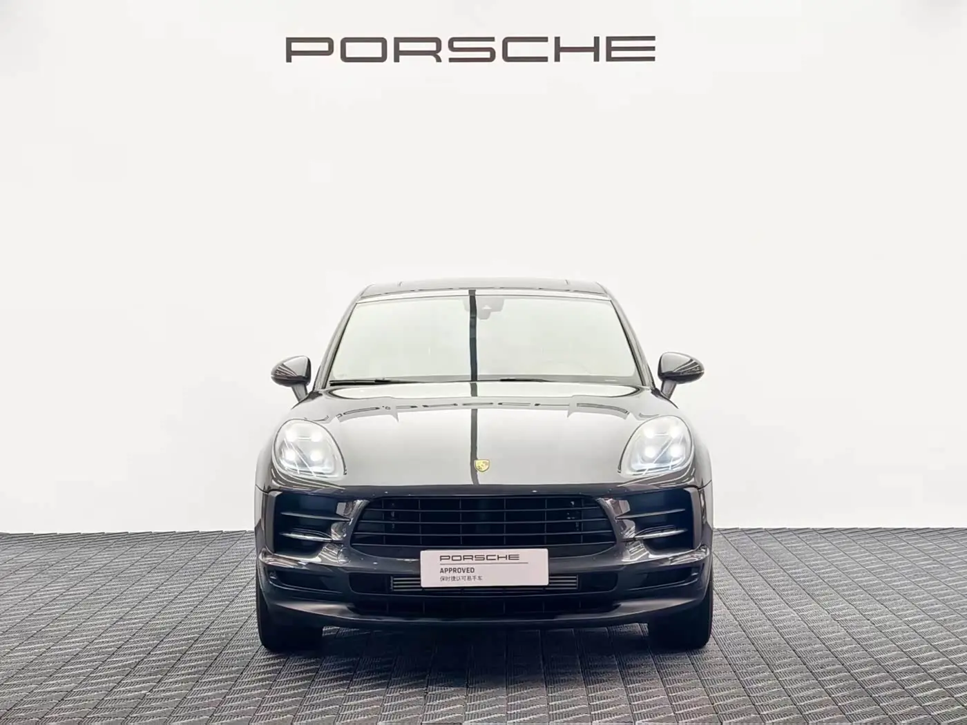 Porsche Macan 2021 — Photo 2/14