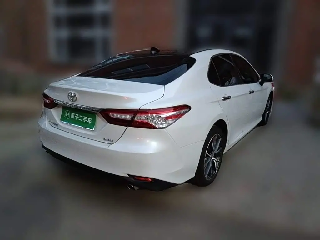 Toyota Camry 2021 — Photo 4/20