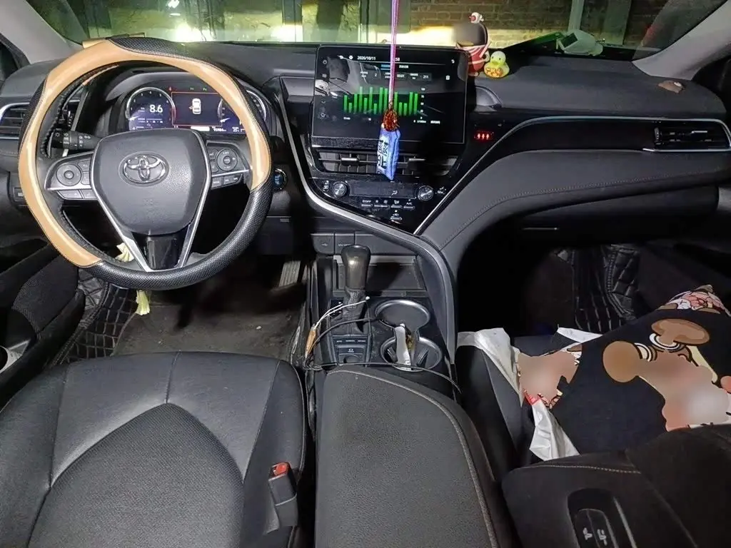 Toyota Camry 2021 — Photo 5/20