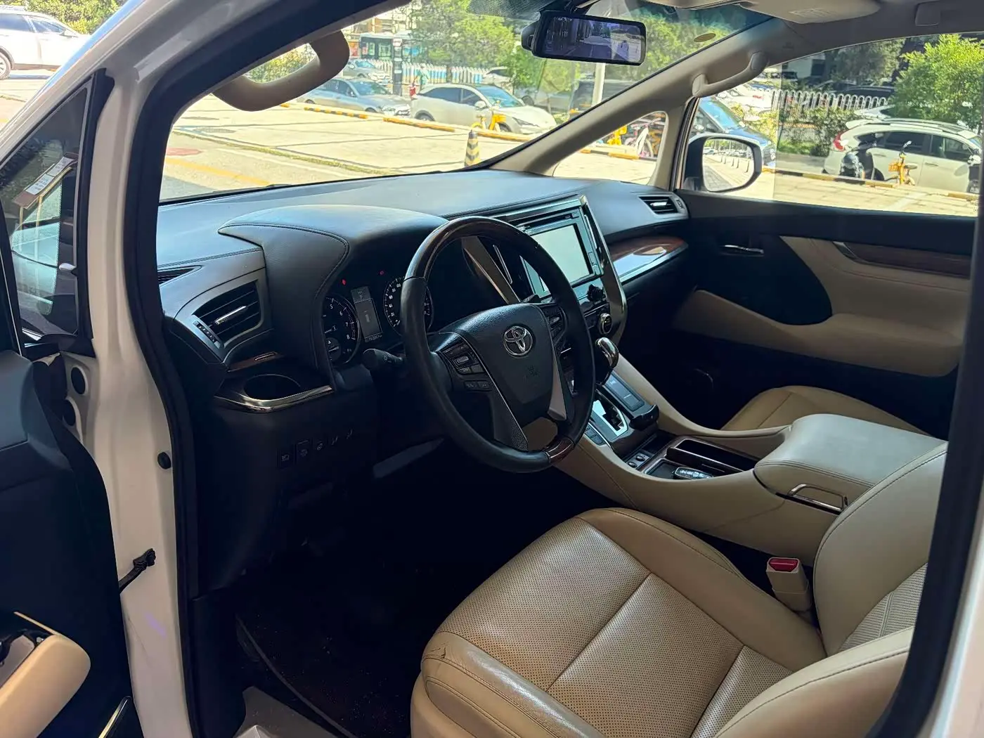 Toyota Alphard 2018 — Şəkil 14/14