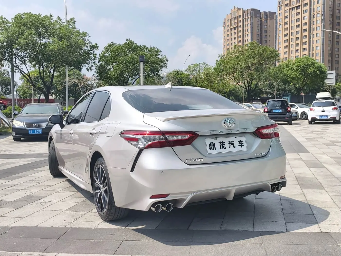 Toyota Camry 2021 — Photo 6/20