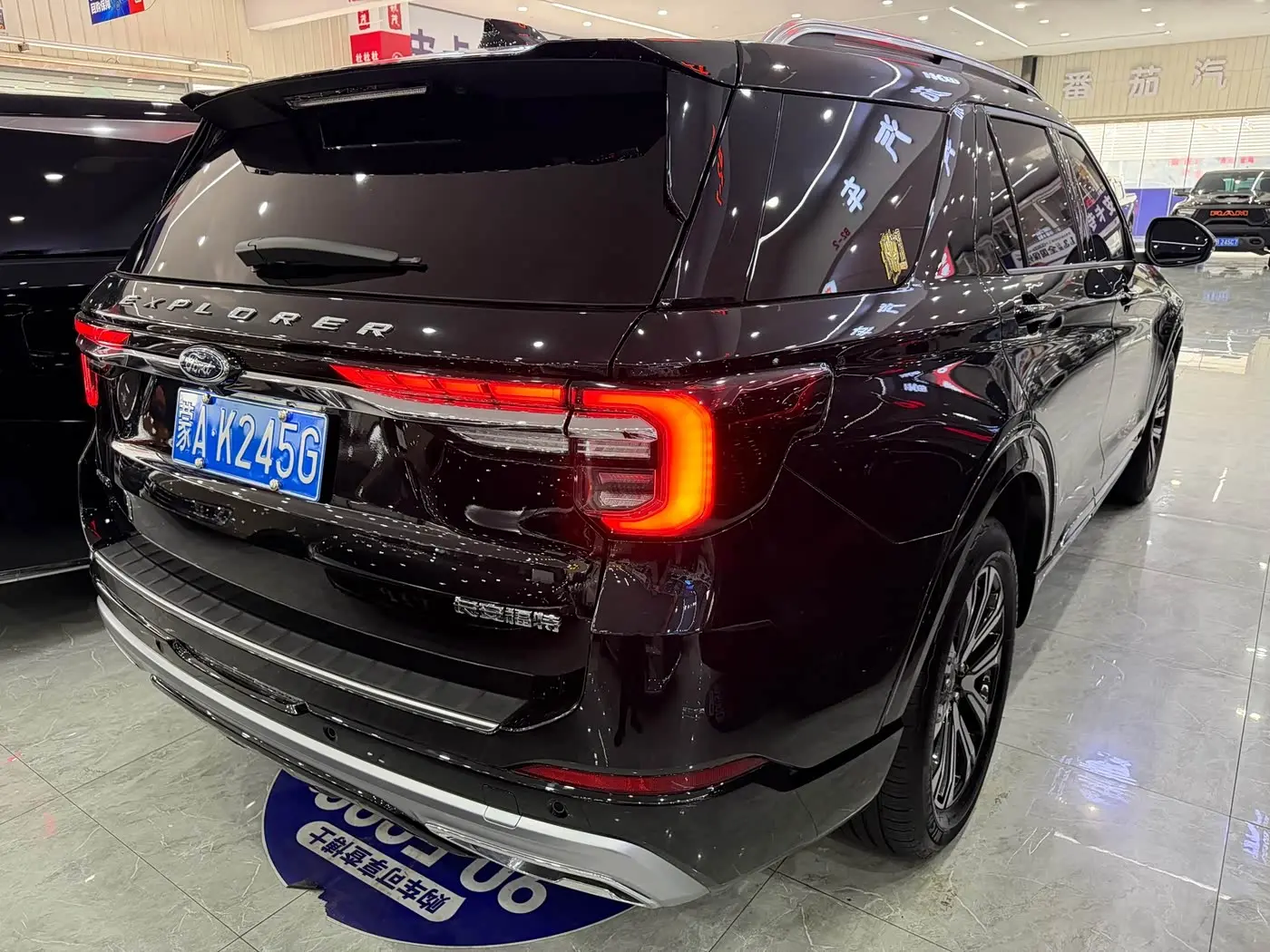 Ford Explorer 2025 — Фото 15/16