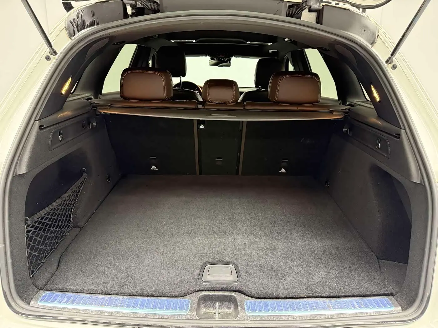 Mercedes-Benz GLC 2022 — Photo 14/15