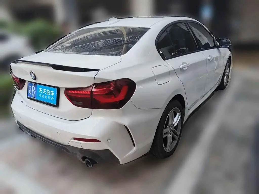 BMW 1 Series 2023 — ფოტო 2/13