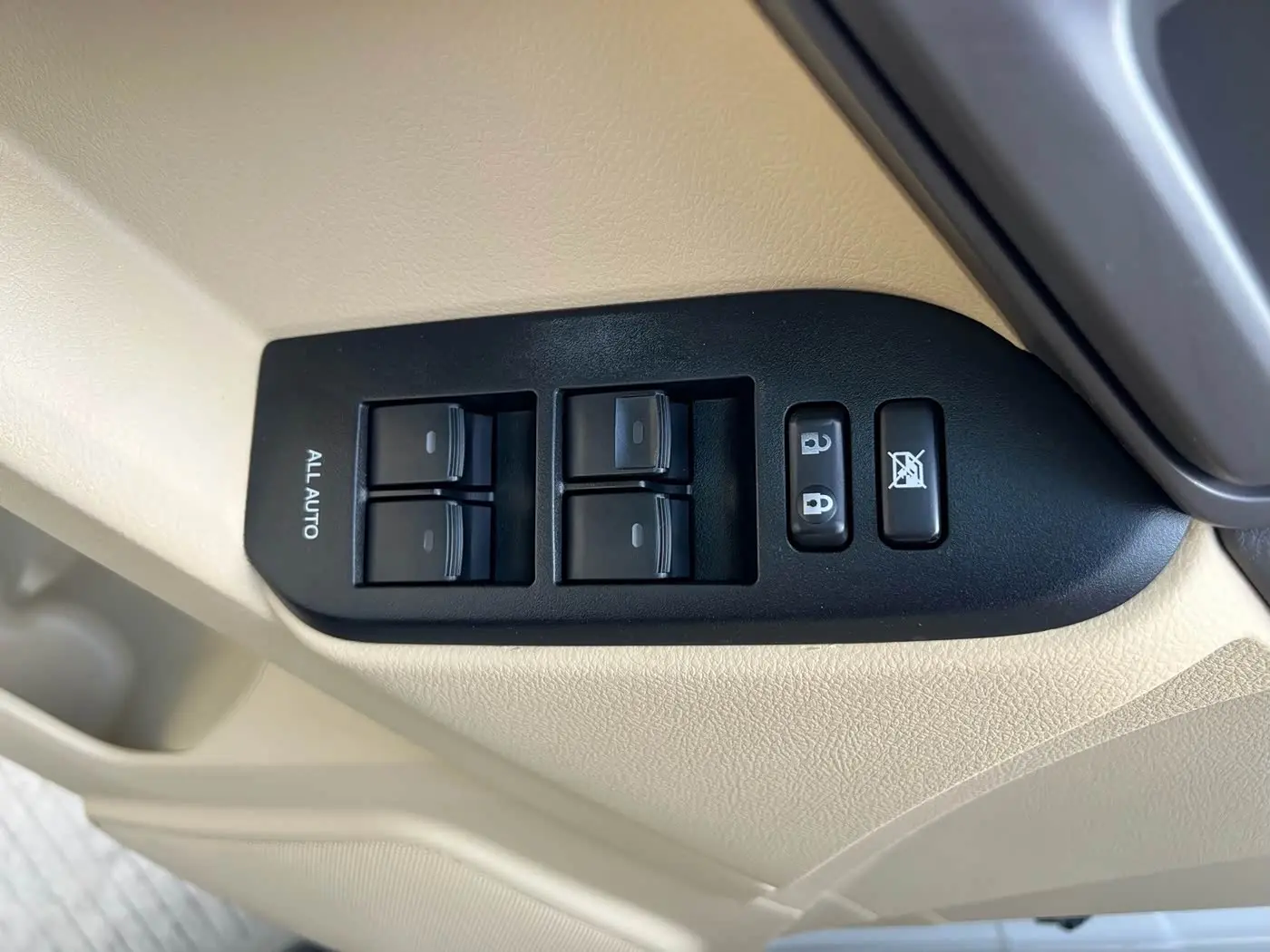 Toyota Prado 2014 — Photo 16/18