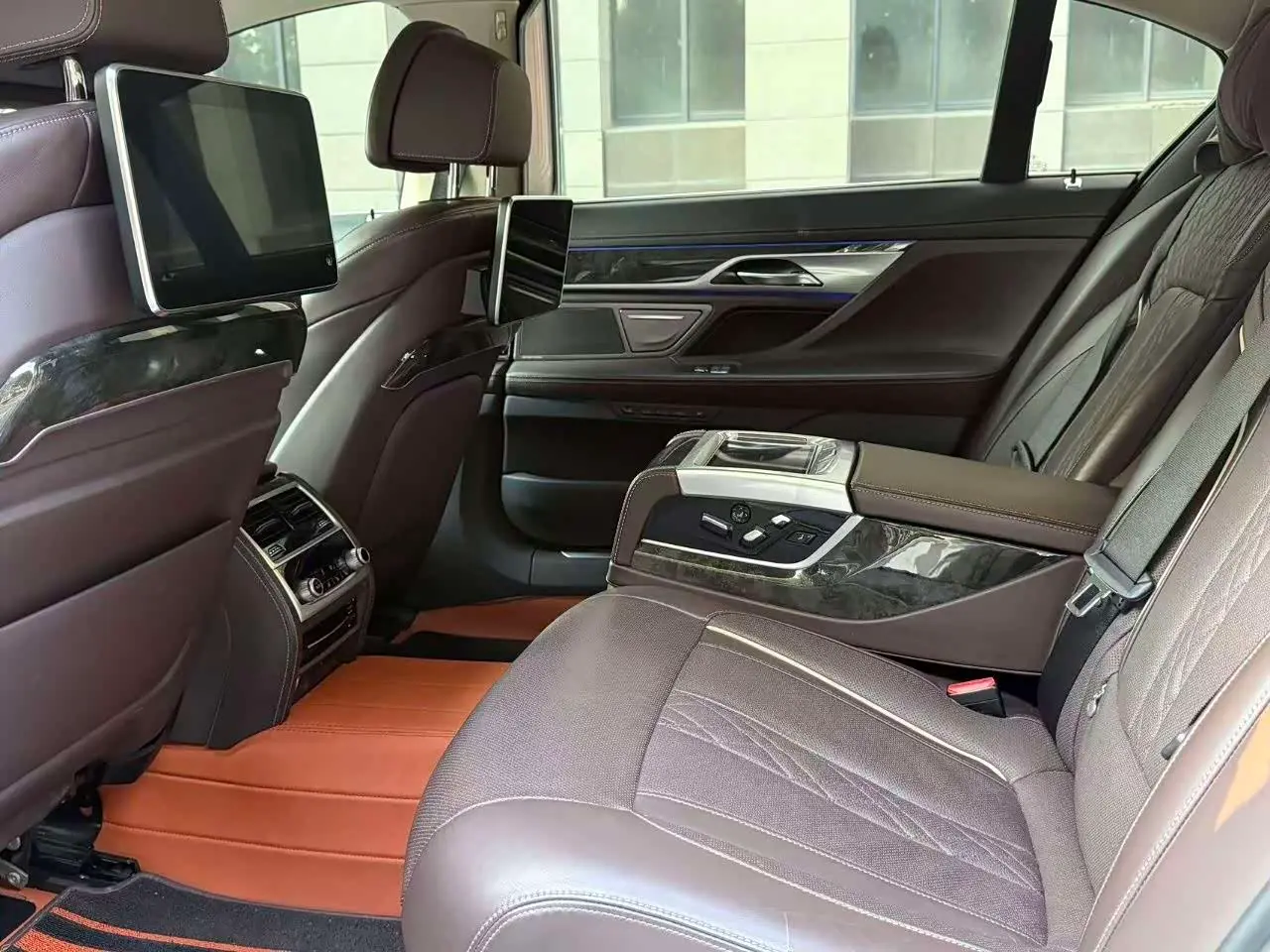 BMW 7 Series 2019 — Фото 6/9