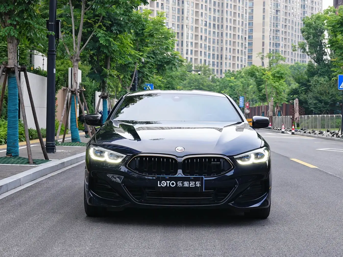 BMW 8 Series 2024 — Фото 2/14