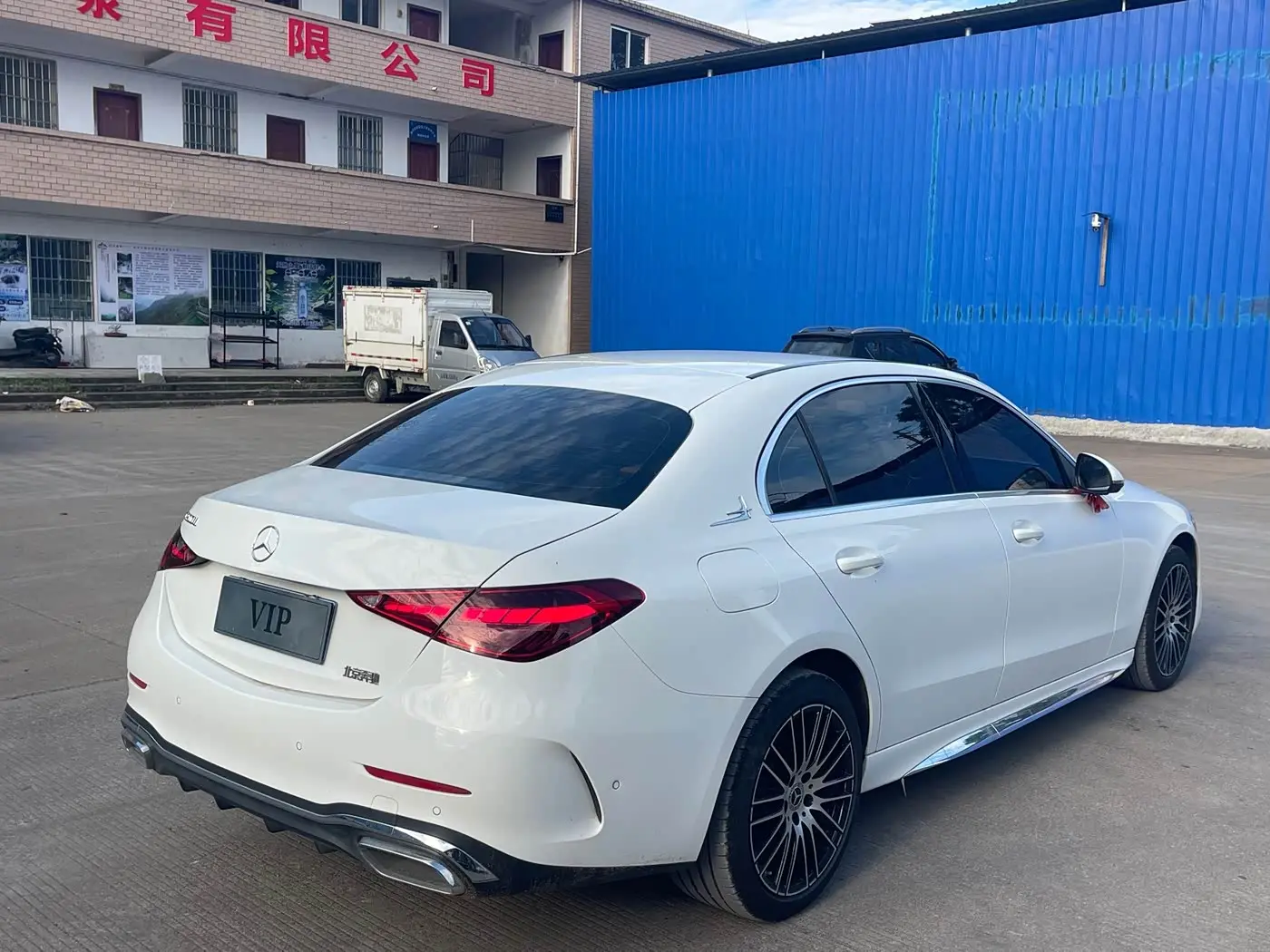 Mercedes-Benz C-Class 2025 — Photo 5/9
