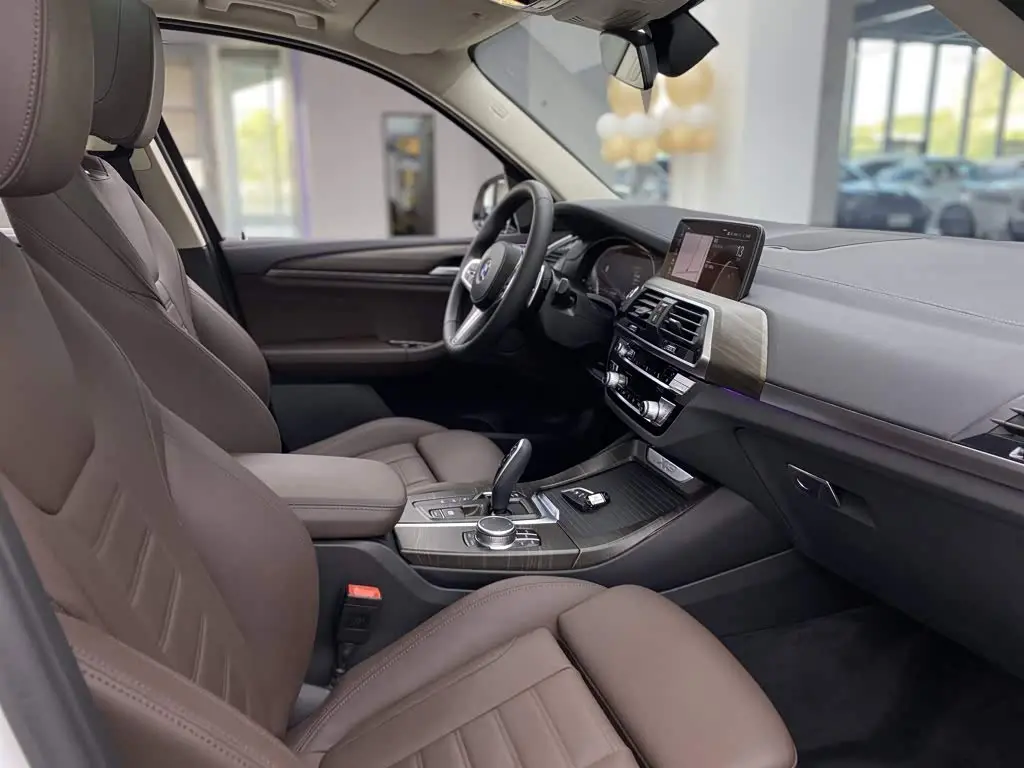 BMW X3 2021 — Photo 19/20