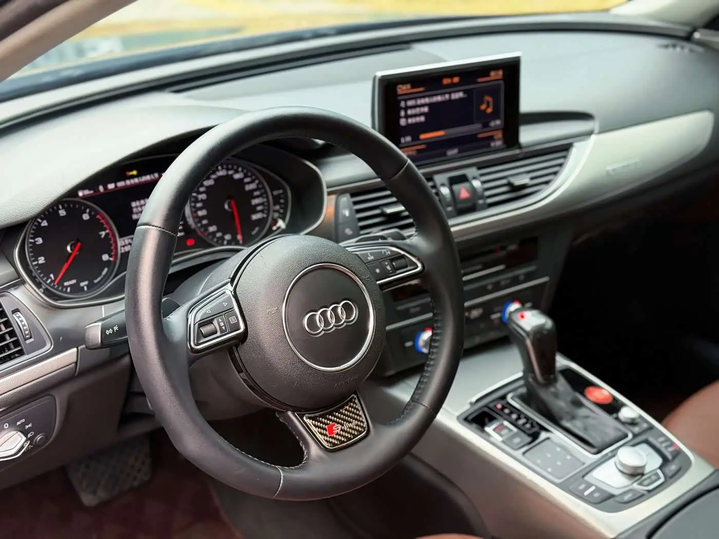 Audi A6L 2017 — Photo 12/19