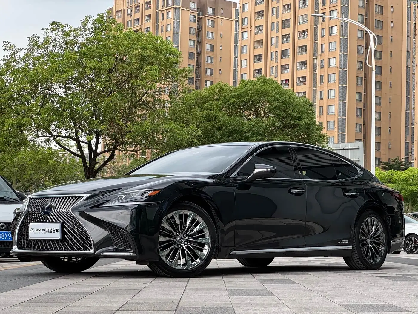 Lexus LS 2019 — Şəkil 1/15