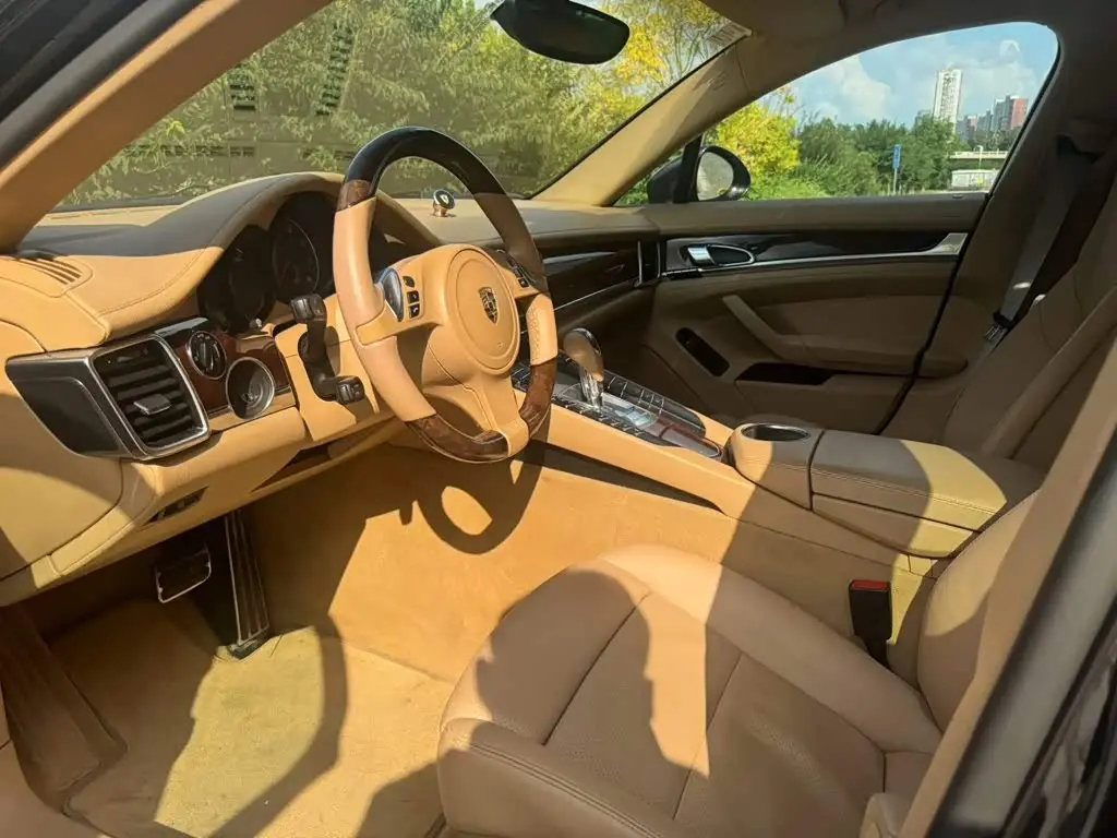 Porsche Panamera 2012 — Photo 7/11