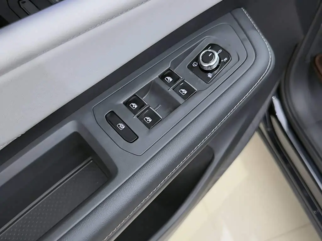 Volkswagen Teramont 2023 — Photo 5/20