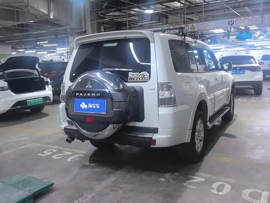 Mitsubishi Pajero 2016 — Şəkil 3/16
