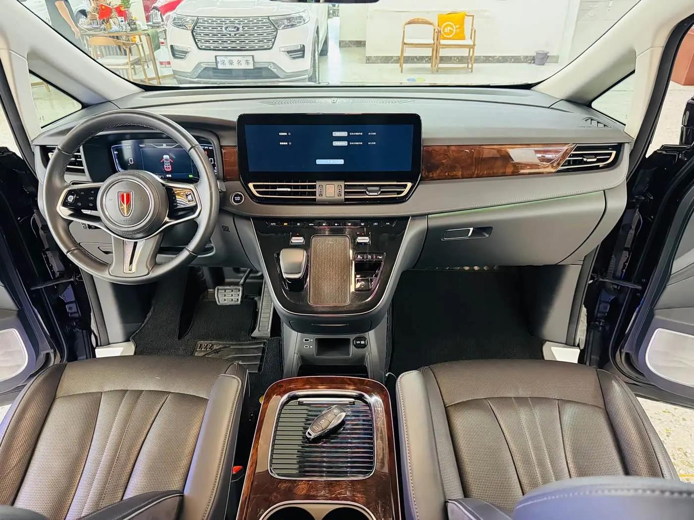 Hongqi HQ9 2024 — Photo 9/20