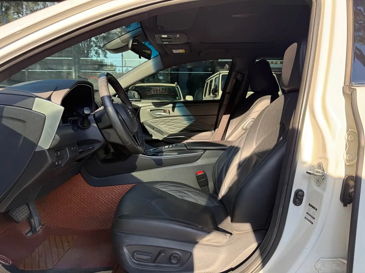 Toyota Avalon 2019 — Фото 9/20