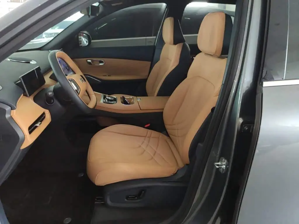 Geely Galaxy Galaxy Starship 7 EM-i 2025 — Photo 15/20