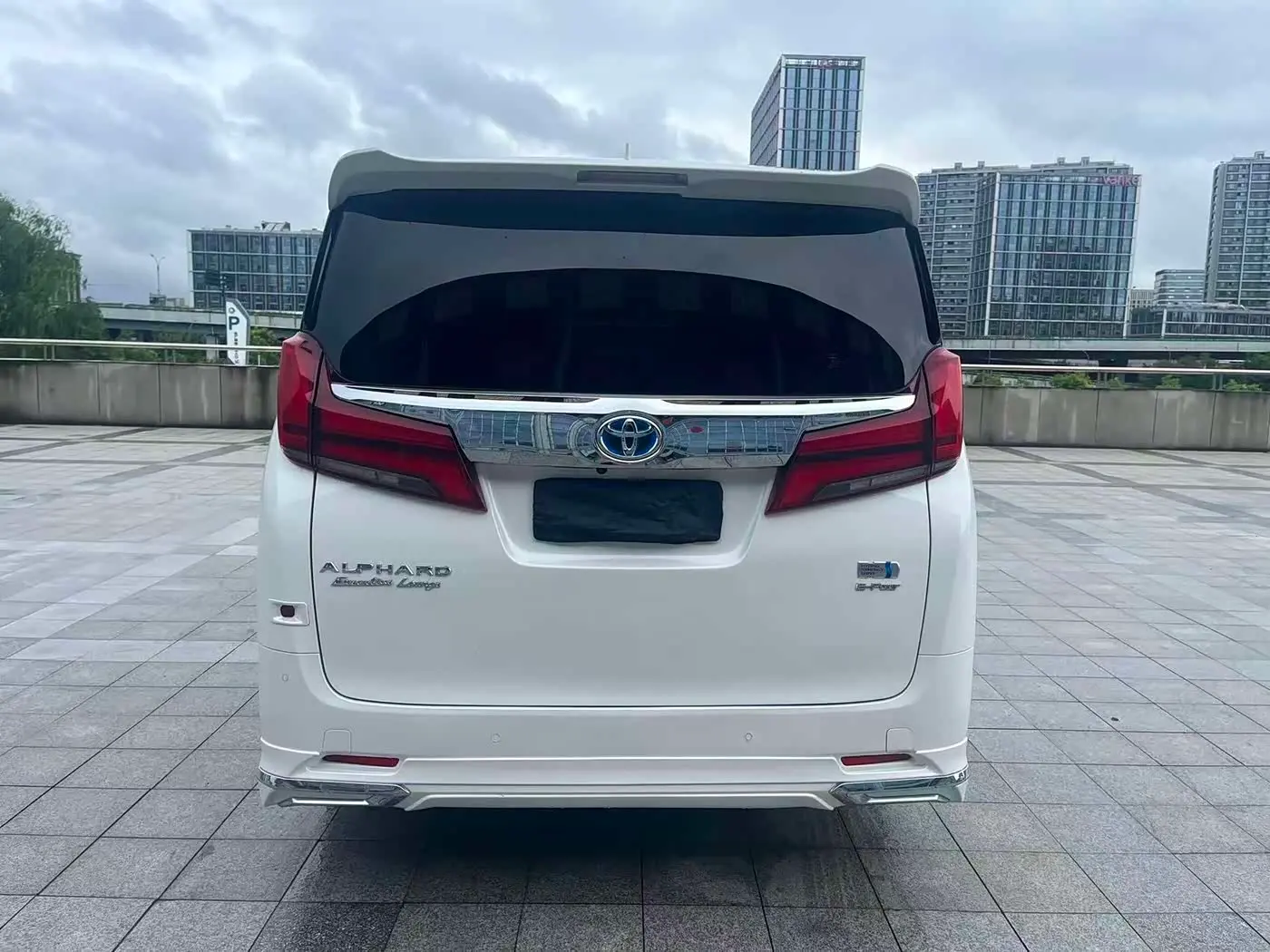 Toyota Alphard 2021 — Photo 5/17