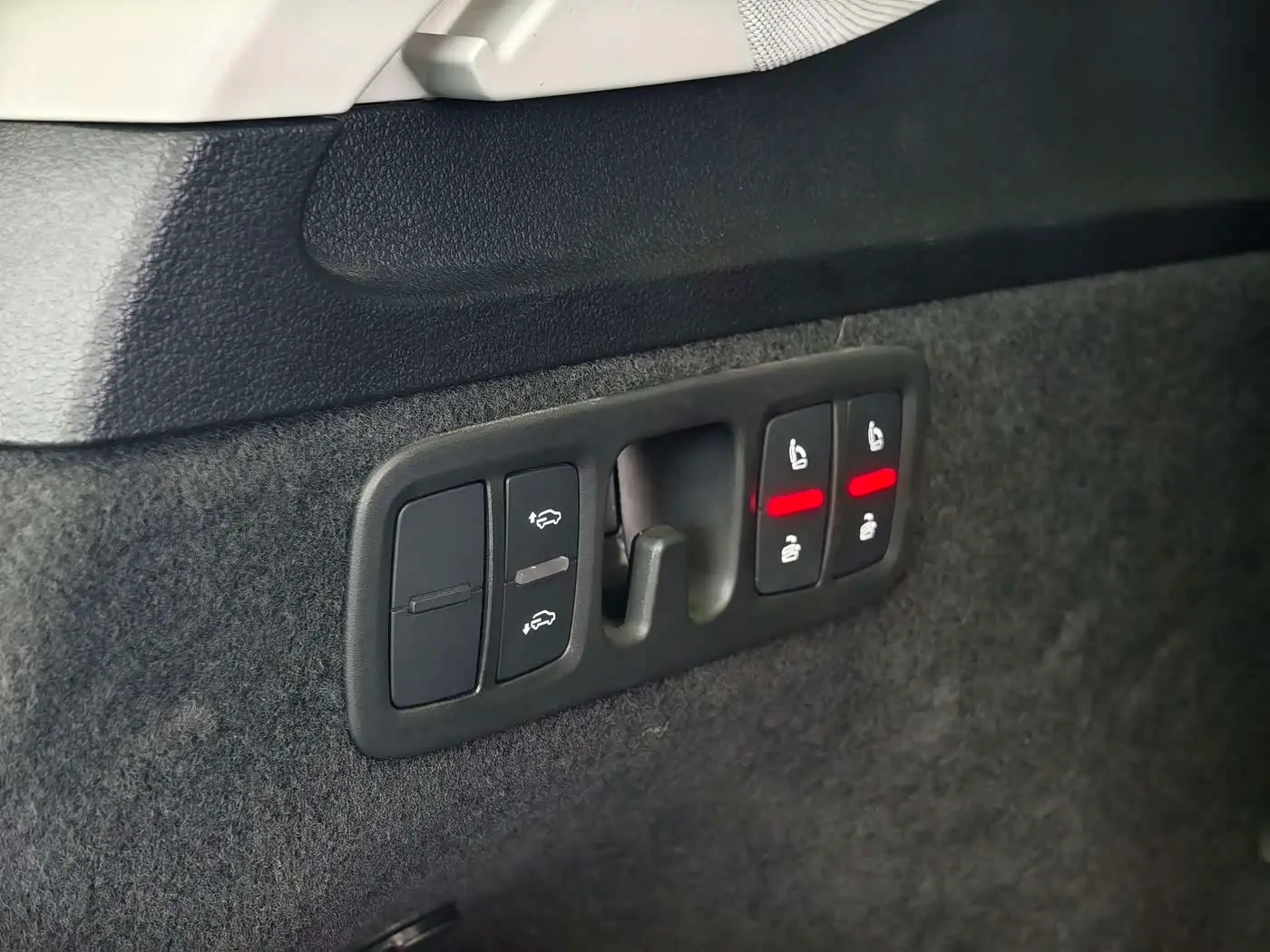 Audi Q7 2023 — Photo 20/20