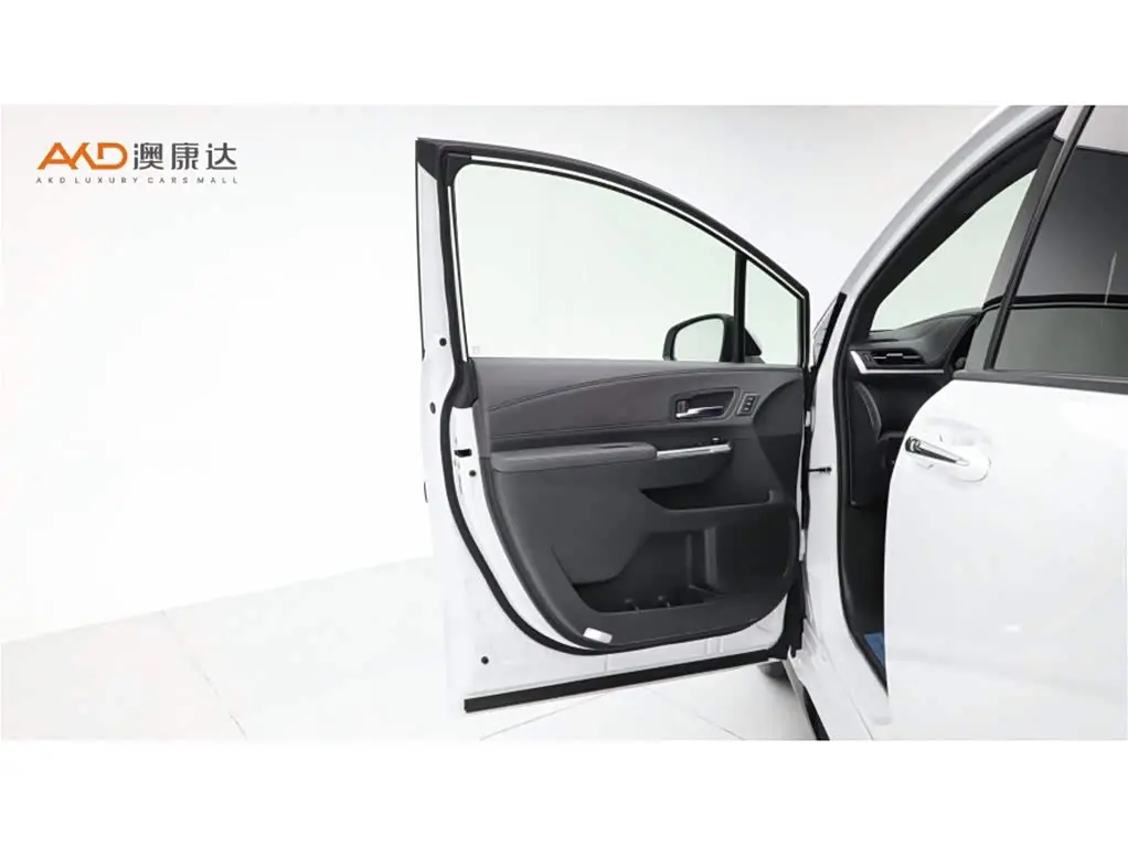 Toyota Granvia 2023 — Photo 11/11
