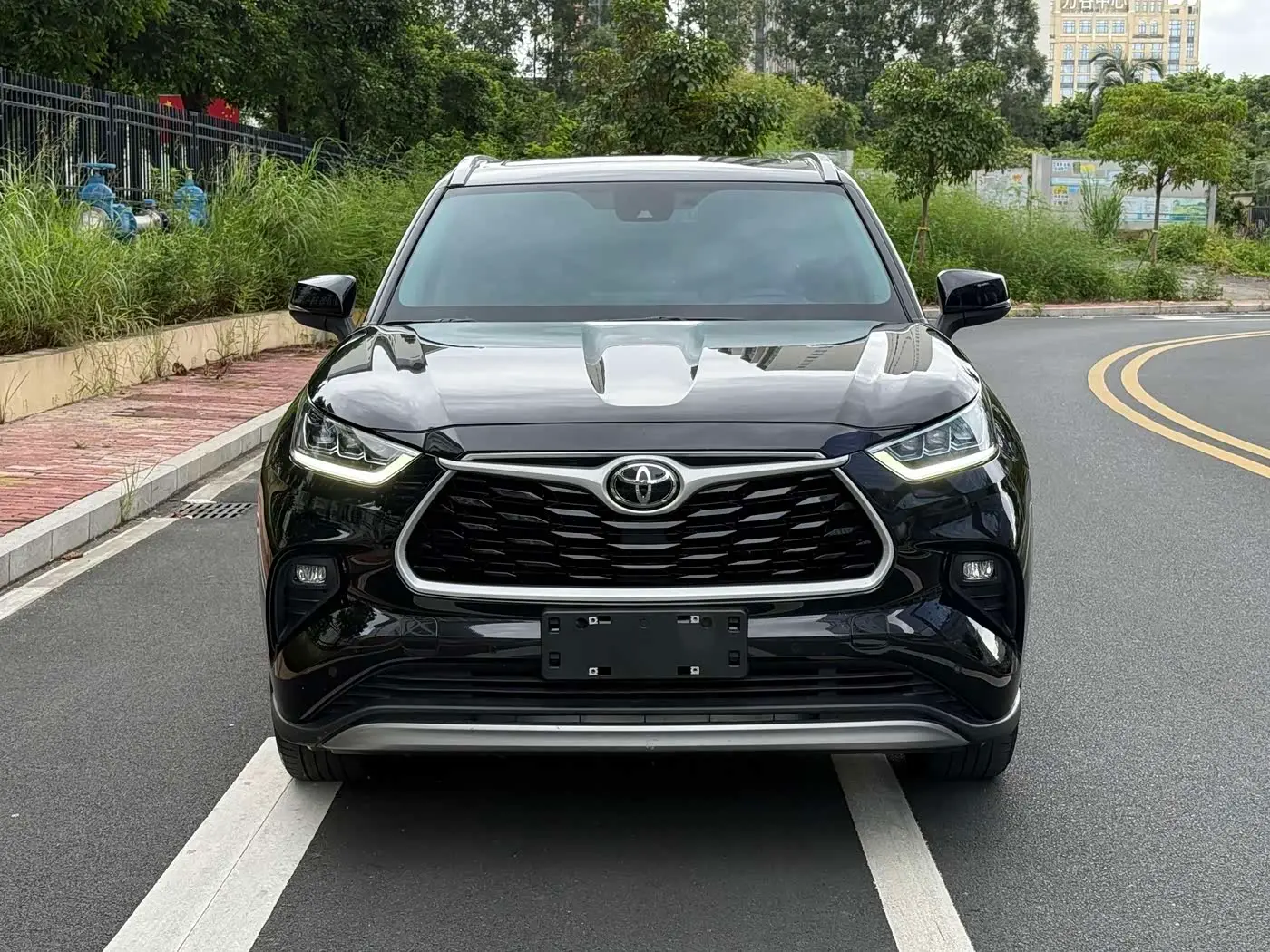 Toyota Highlander 2025 — Şəkil 2/18