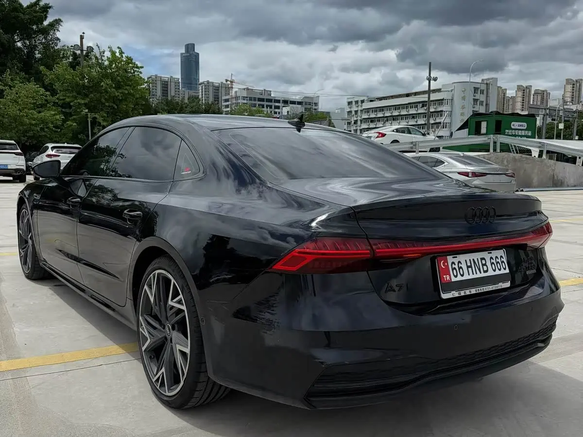 Audi A7L 2024 — Photo 8/10