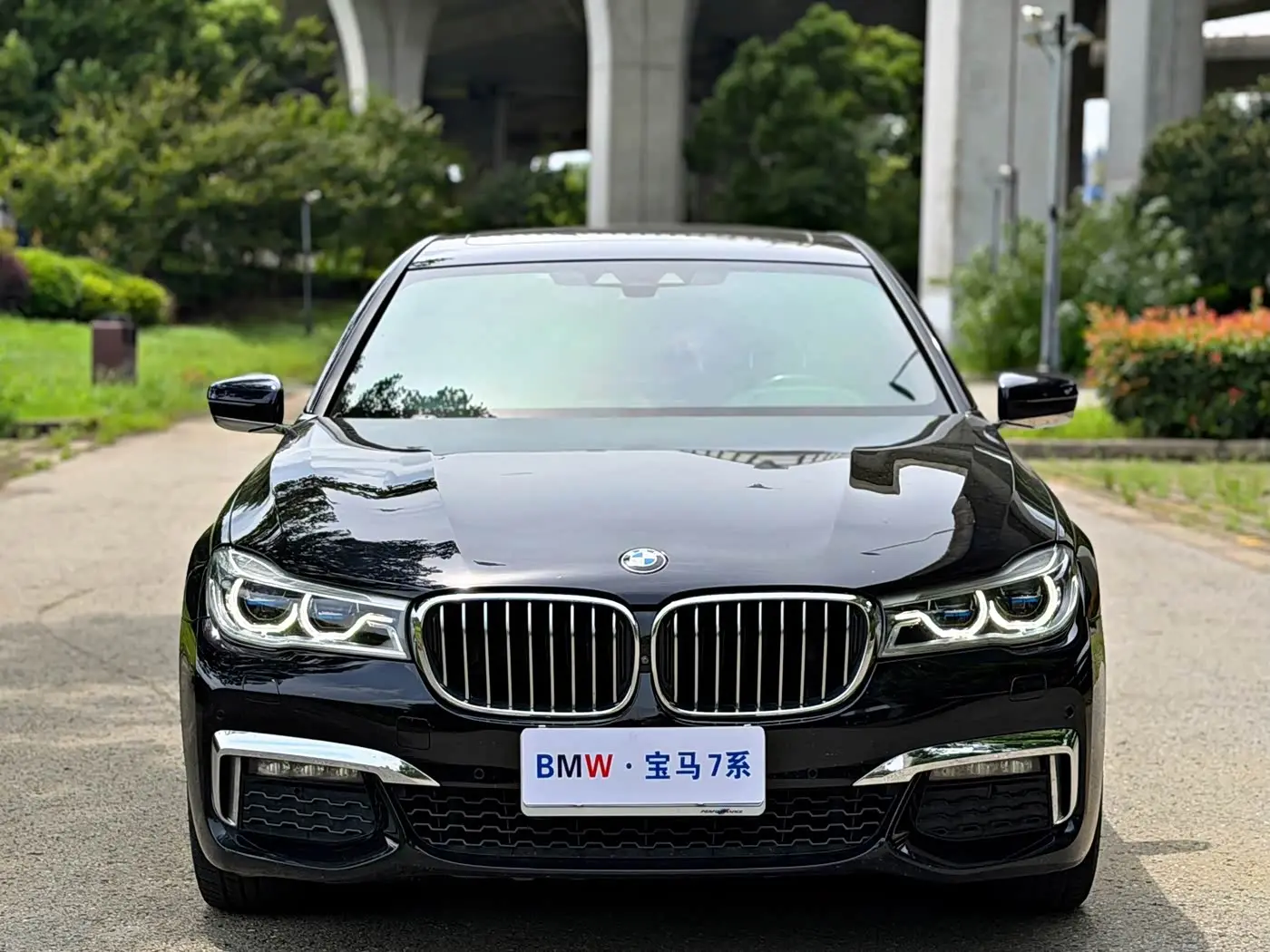 BMW 7 Series 2018 — Фото 2/19