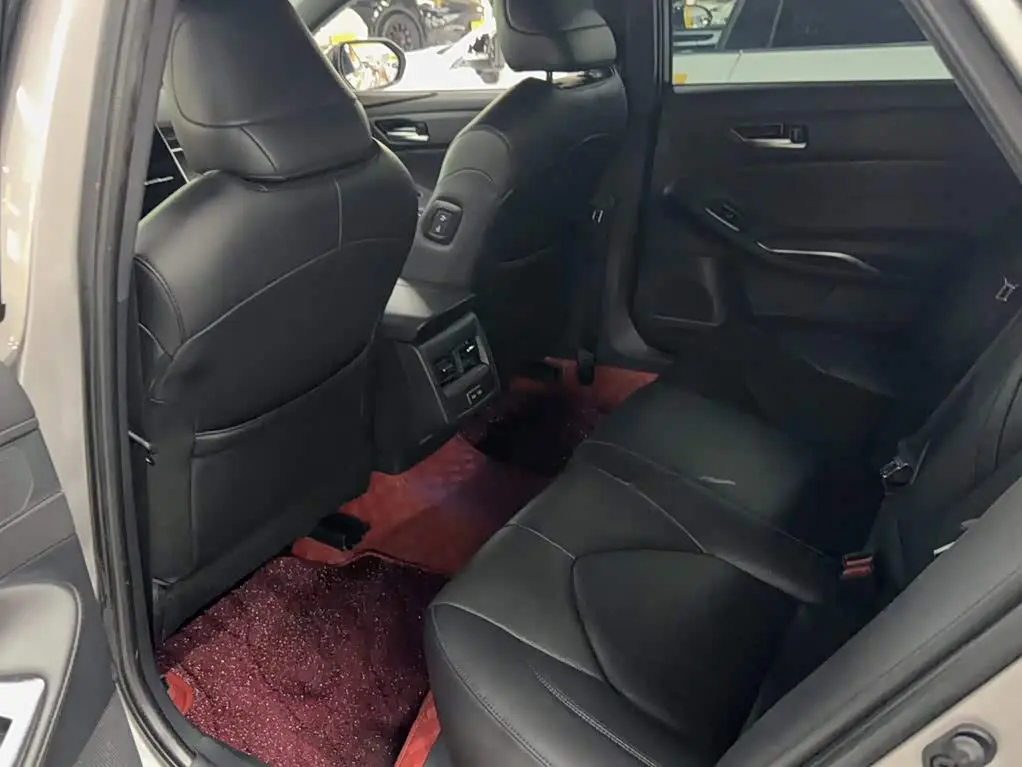 Toyota Avalon 2024 — Photo 17/18