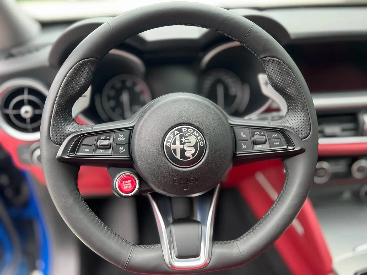 Alfa Romeo Stelvio 2020 — Photo 6/14