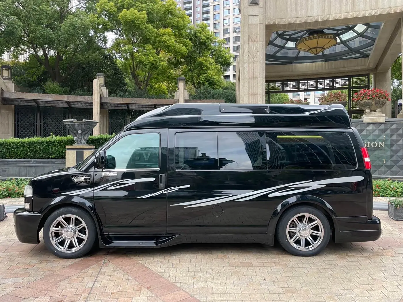 GMC Savana 2015 — Photo 4/16