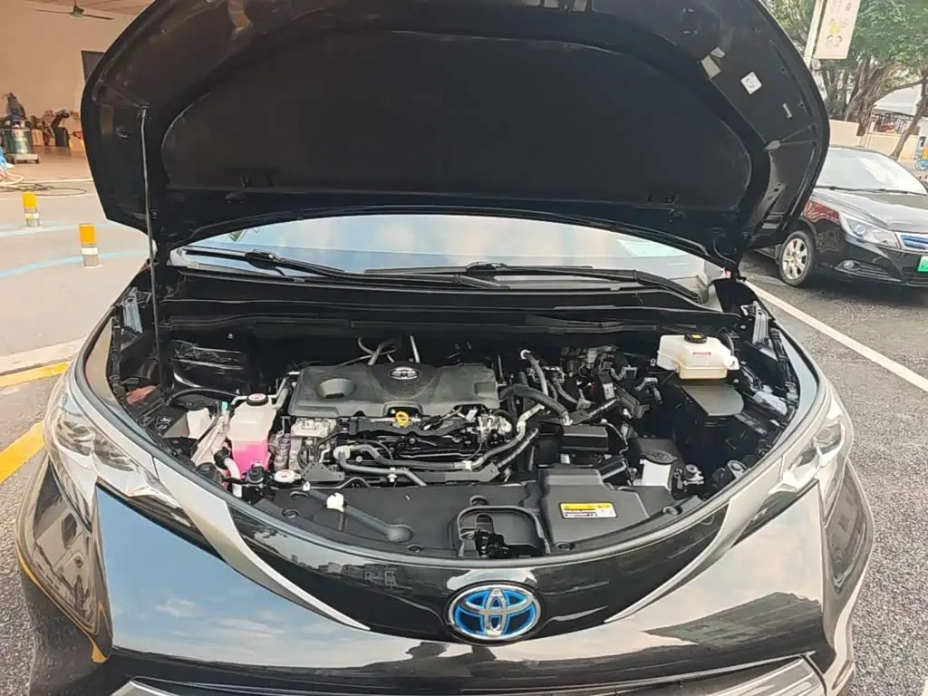 Toyota Sienna 2022 — Photo 19/19