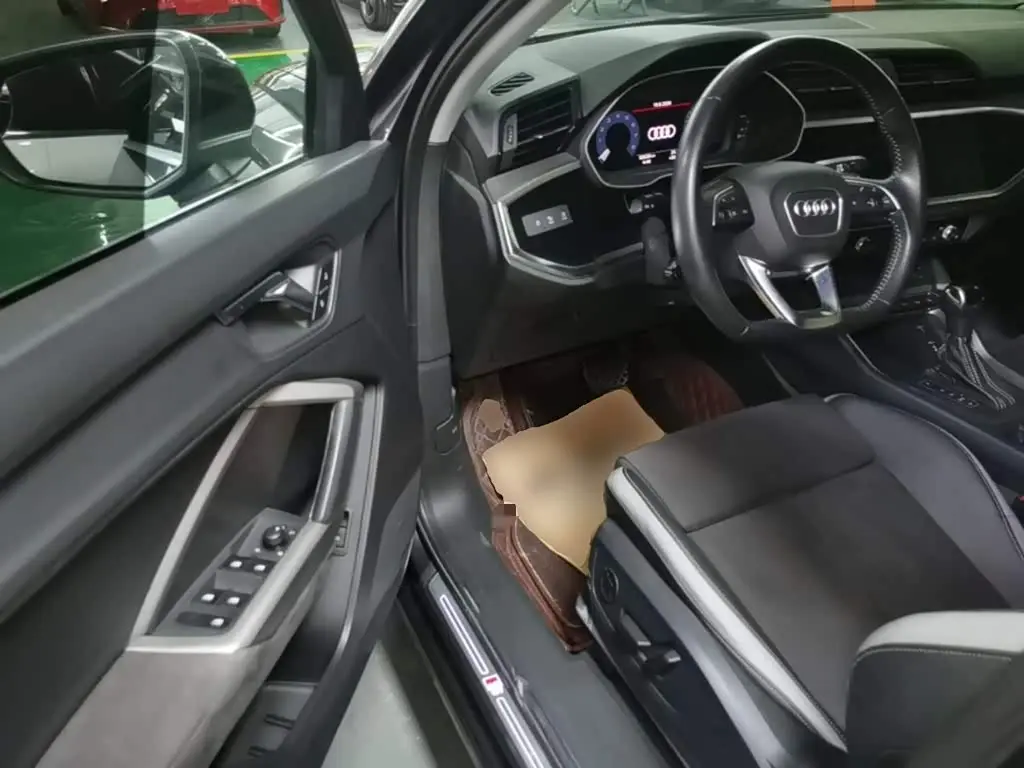 Audi Q3 2021 — Photo 16/20