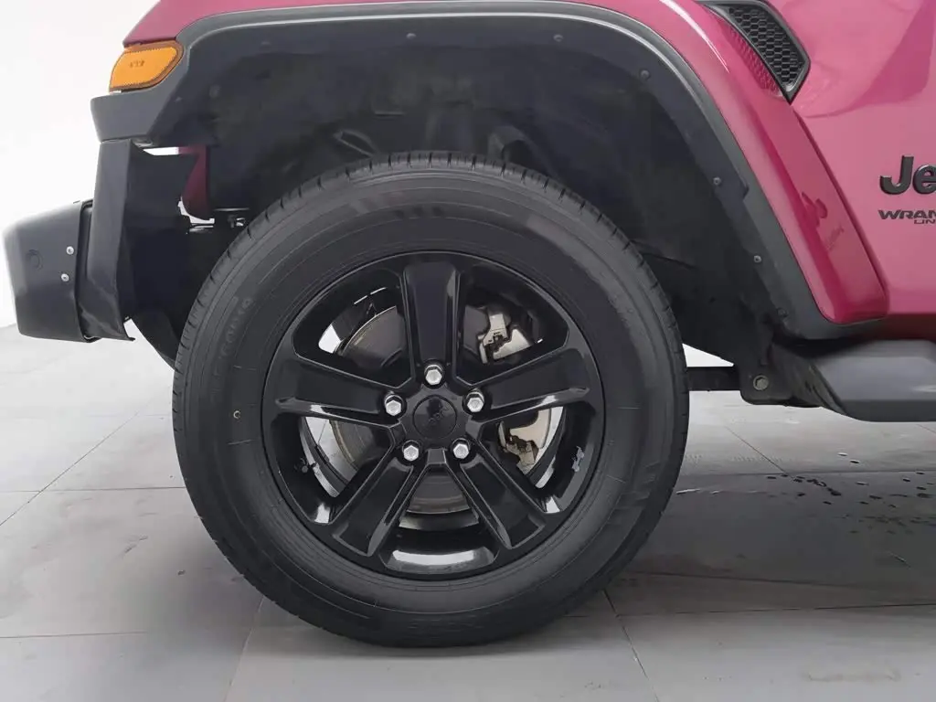 Jeep Wrangler 2024 — Фото 17/20